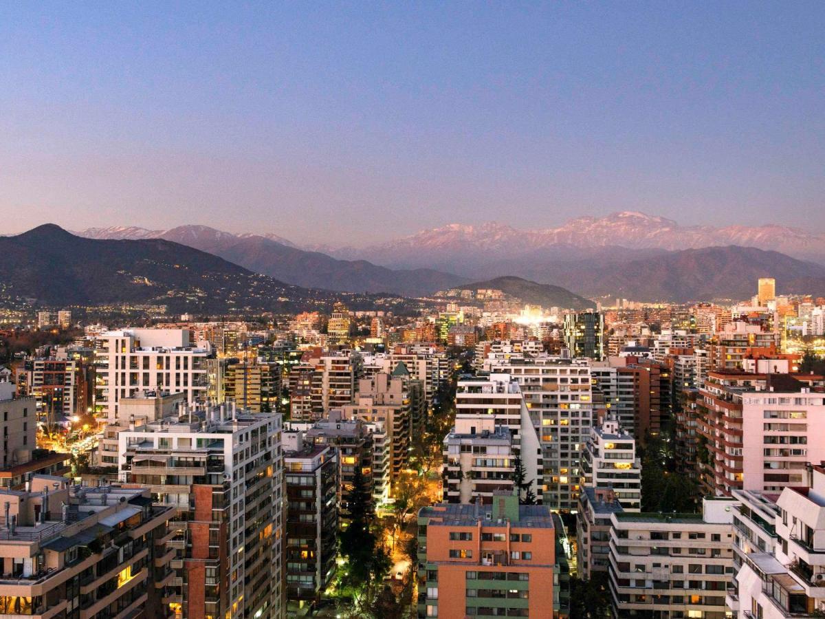 Pullman Santiago Vitacura Εξωτερικό φωτογραφία Santiago skyline