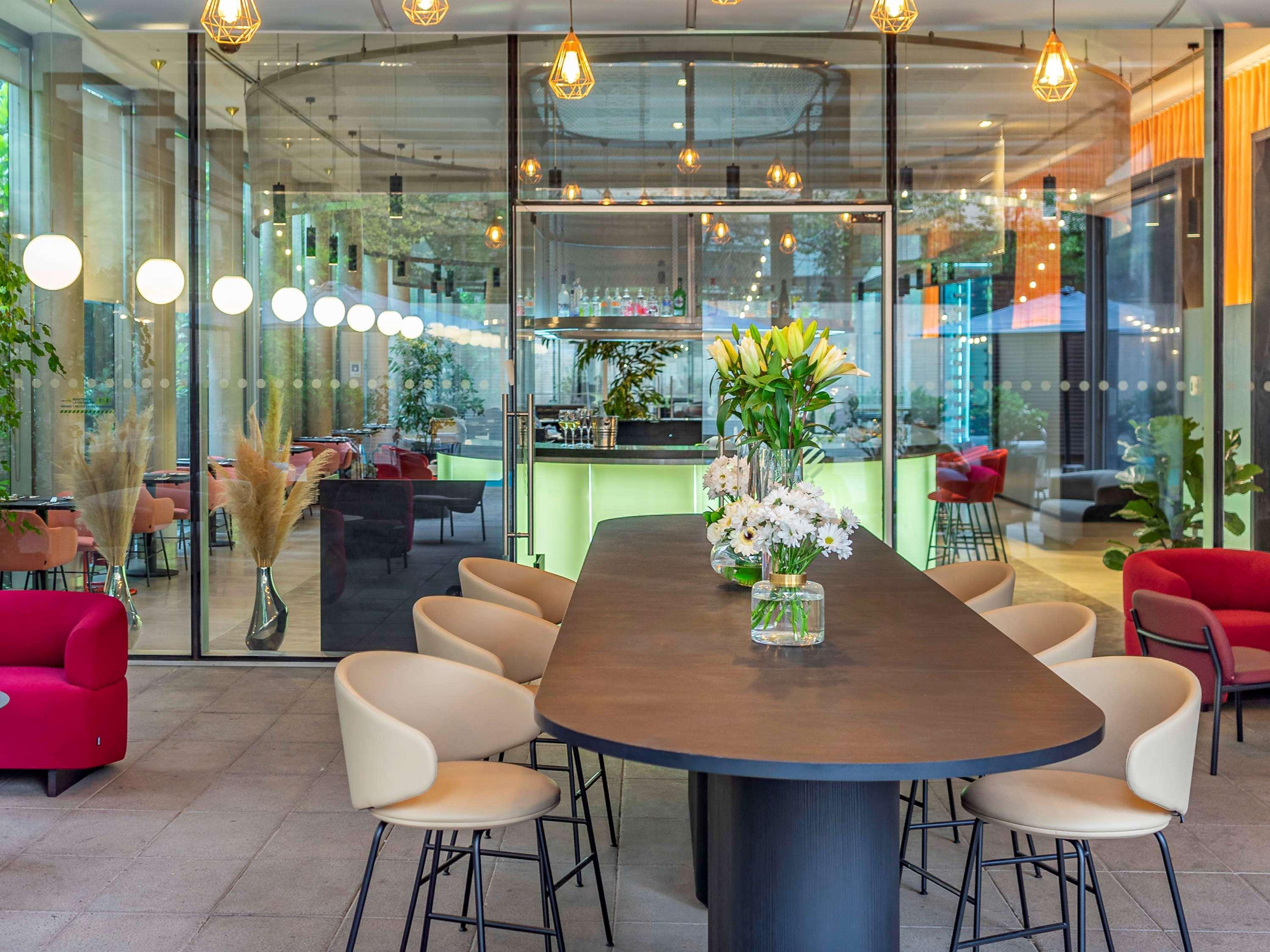 Pullman Santiago Vitacura Εξωτερικό φωτογραφία The lounge at the airport