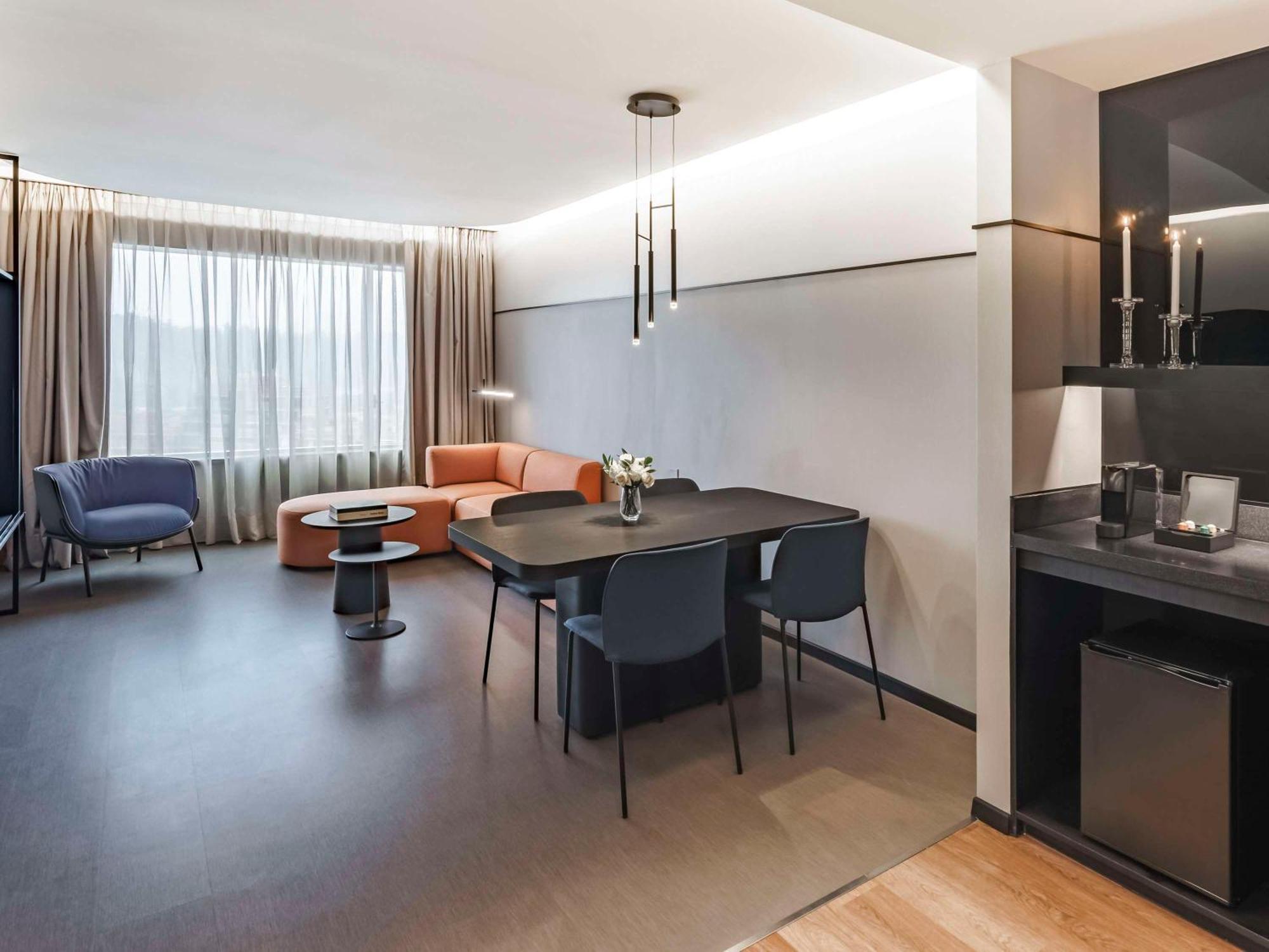 Pullman Santiago Vitacura Εξωτερικό φωτογραφία A suite at the hotel