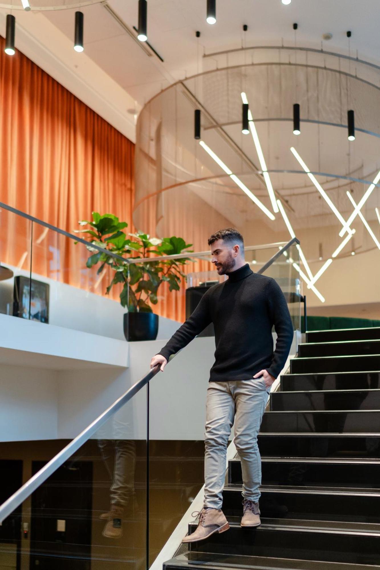 Pullman Santiago Vitacura Εξωτερικό φωτογραφία A man wearing a turtleneck